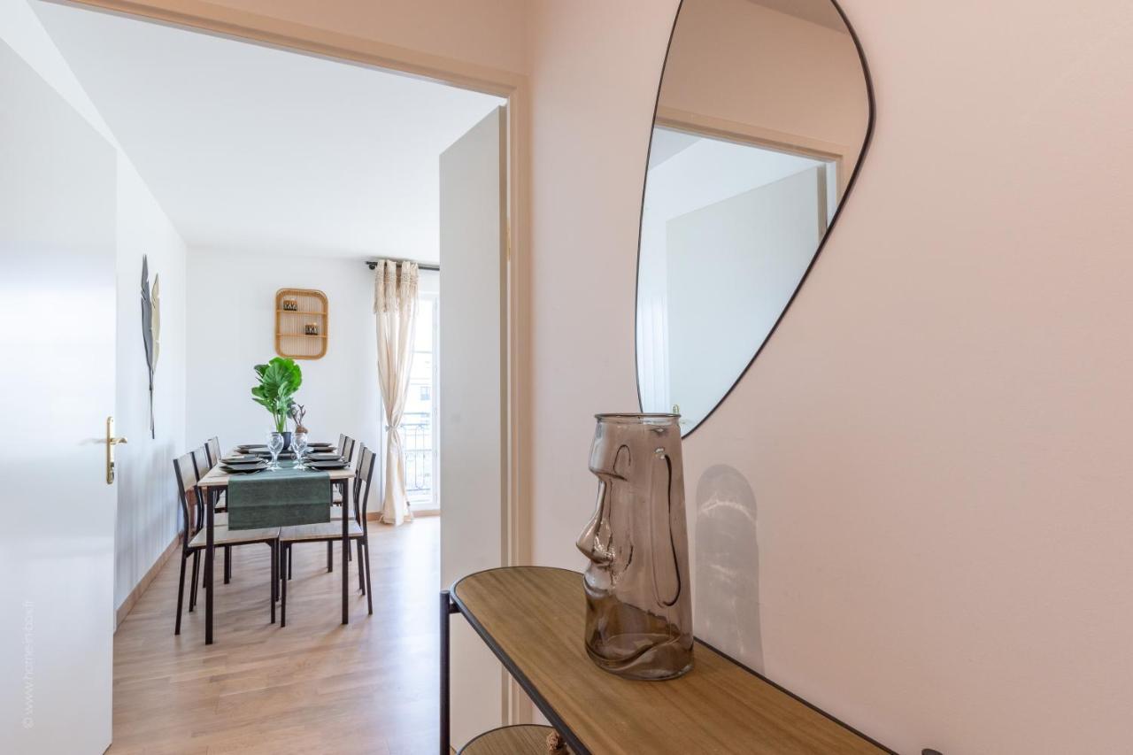 Апартаменти Luxe Flat For 7 - Fairytale Factory Бюссі-Сен-Жорж Екстер'єр фото